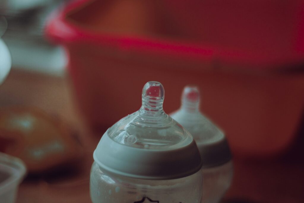Affordable baby bottles on clean white background – best budget baby bottles 2025