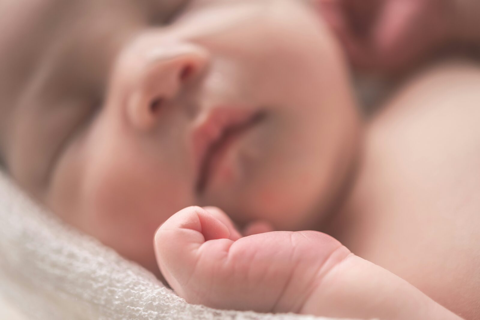 4 Month Sleep Regression: Signs, Schedule Fixes & Survival Guide